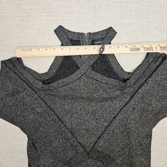 Women's Torrid Knit Cross-Neck Long Sleeve off the shoulder Top Size 2 - Picture 4 of 16